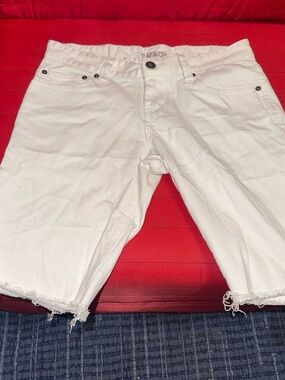 Carbon white short jeans